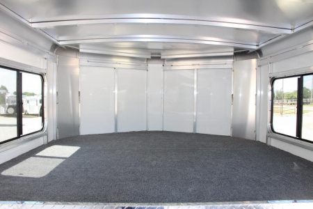 New 2024 Sundowner 3 Horse Slant Load Gooseneck Horse Trailer