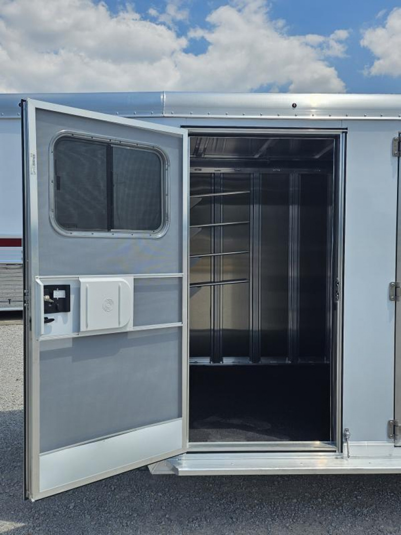 New 2025 Featherlite 4 Horse Gooseneck Horse Trailer