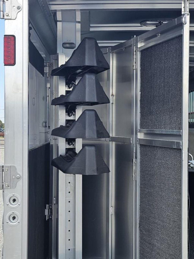 New 2025 Featherlite 4 Horse Gooseneck Horse Trailer