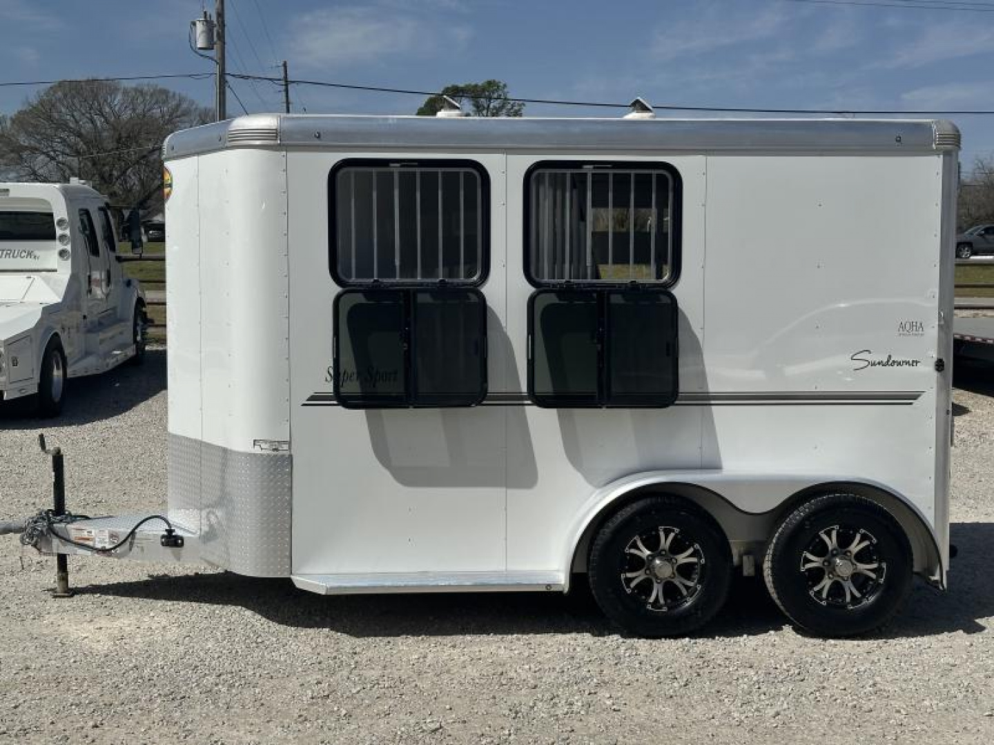 Used 2022 Sundowner 2 Horse Slant Load Bumper Pull