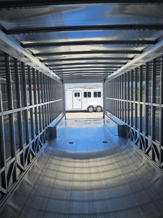 New 2025 Sundowner Xtra Series 40' Gooseneck