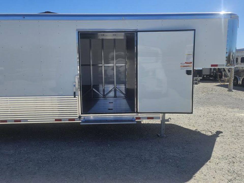 New 2025 Sundowner Xtra Series 40' Gooseneck