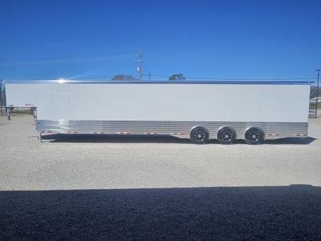 New 2025 Sundowner Xtra Series 40' Gooseneck