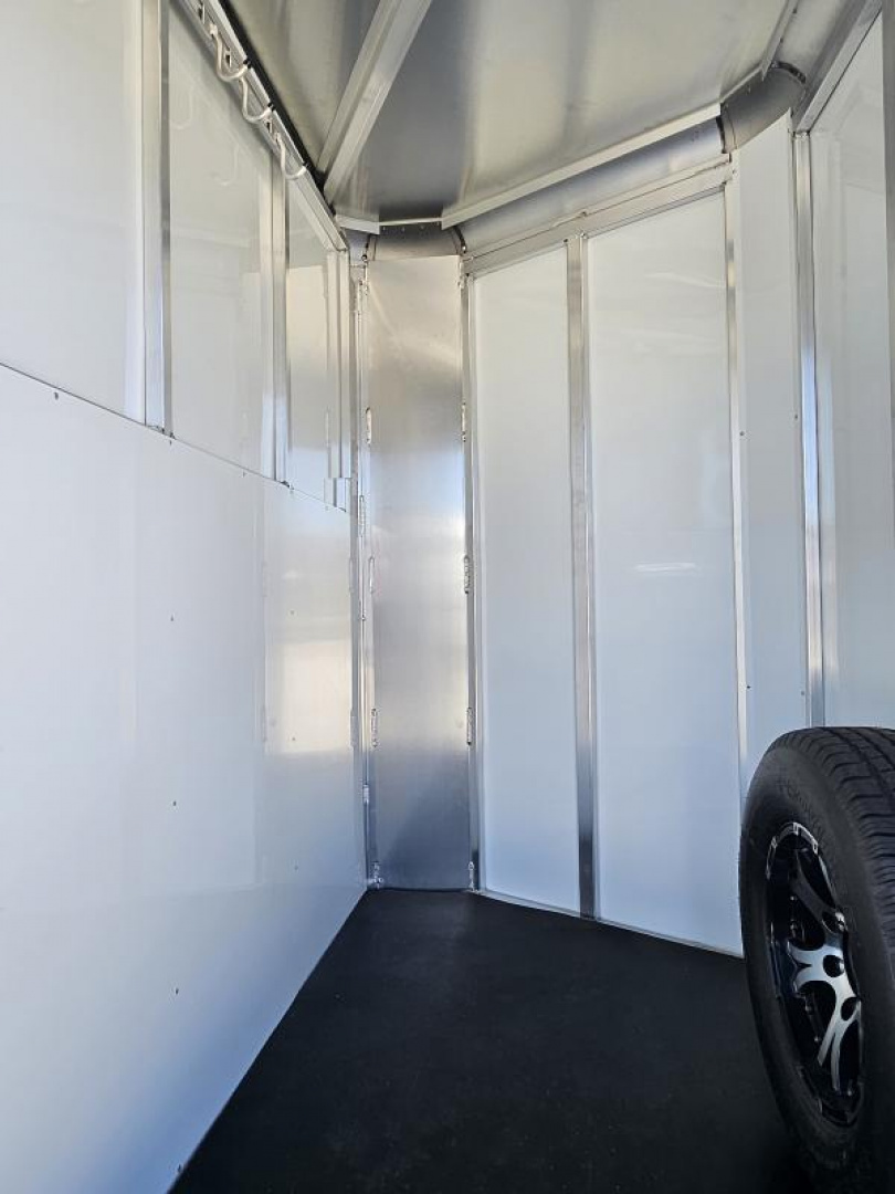 Used 2022 Sundowner 2 Horse Slant Load Bumper Pull