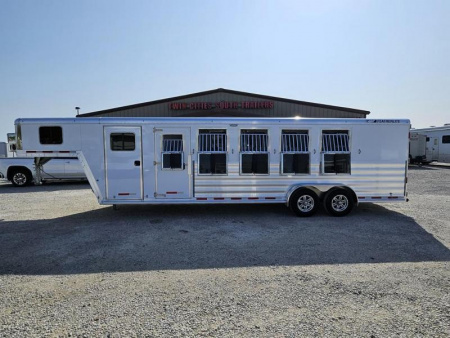 New 2025 Featherlite 5 Horse Slant Load Gooseneck 7'6  Tall