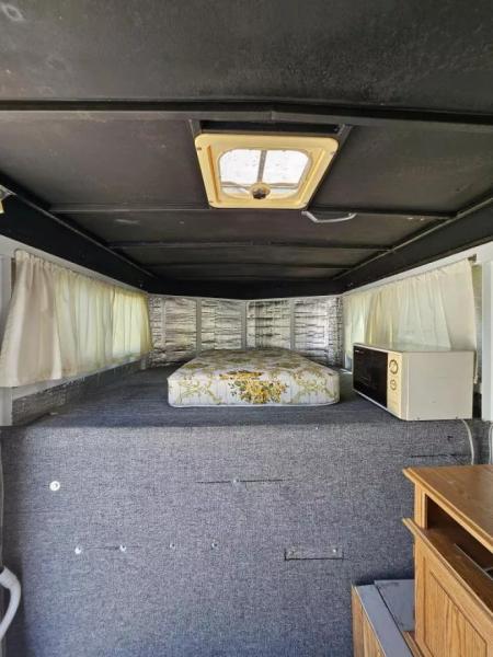 Used 2000 Circle C 3 Horse Weekender Horse Trailer