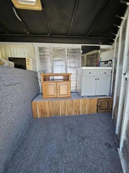Used 2000 Circle C 3 Horse Weekender Horse Trailer