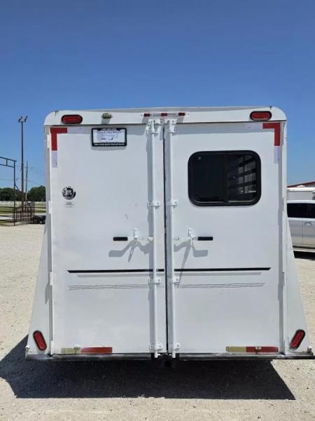 Used 2000 Circle C 3 Horse Weekender Horse Trailer