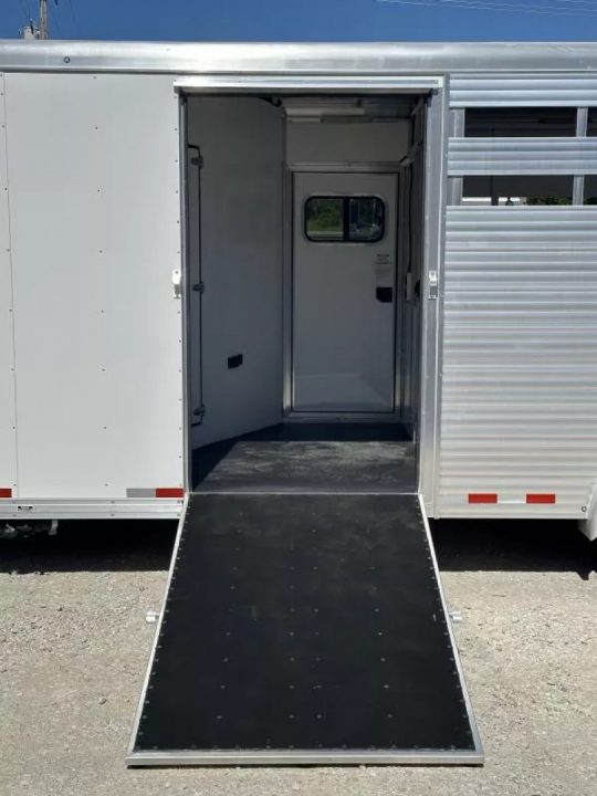 New 2025 Sundowner stock with 10' Living Quarter W/Mid Tack