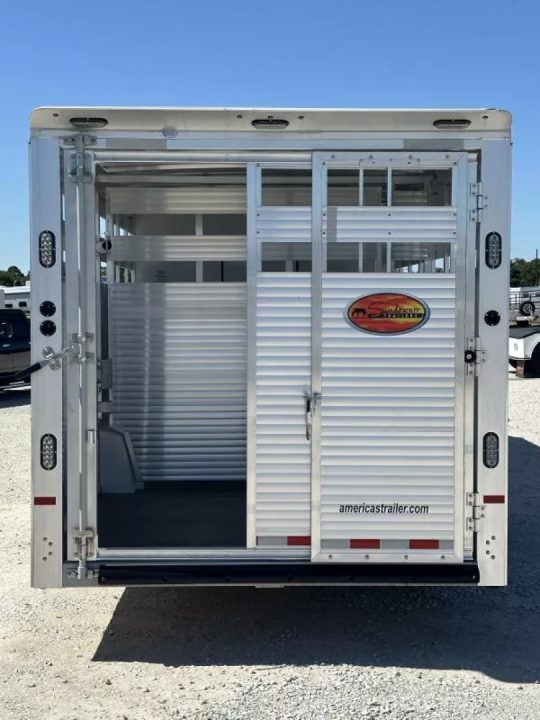 New 2025 Sundowner stock with 10' Living Quarter W/Mid Tack