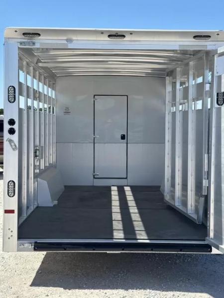 New 2025 Sundowner stock with 10' Living Quarter W/Mid Tack