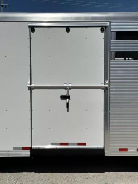 New 2025 Sundowner stock with 10' Living Quarter W/Mid Tack