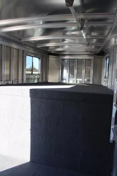 Used 2025 Featherlite 4 Horse Slant Load Gooseneck