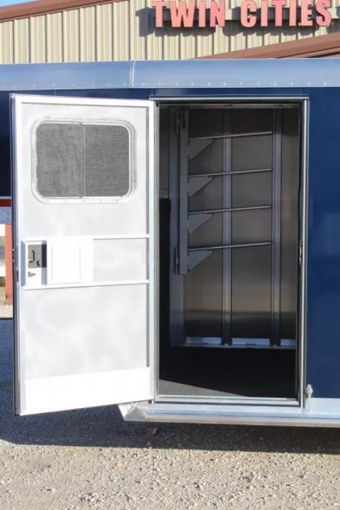 Used 2025 Featherlite 4 Horse Slant Load Gooseneck