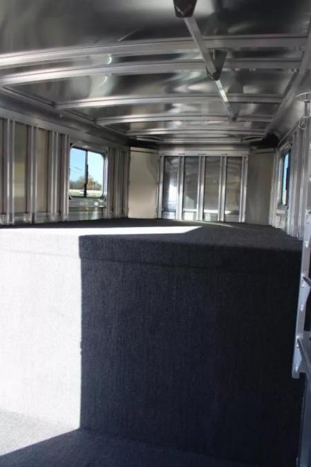Used 2025 Featherlite 4 Horse Slant Load Gooseneck