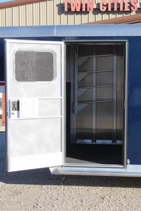 Used 2025 Featherlite 4 Horse Slant Load Gooseneck