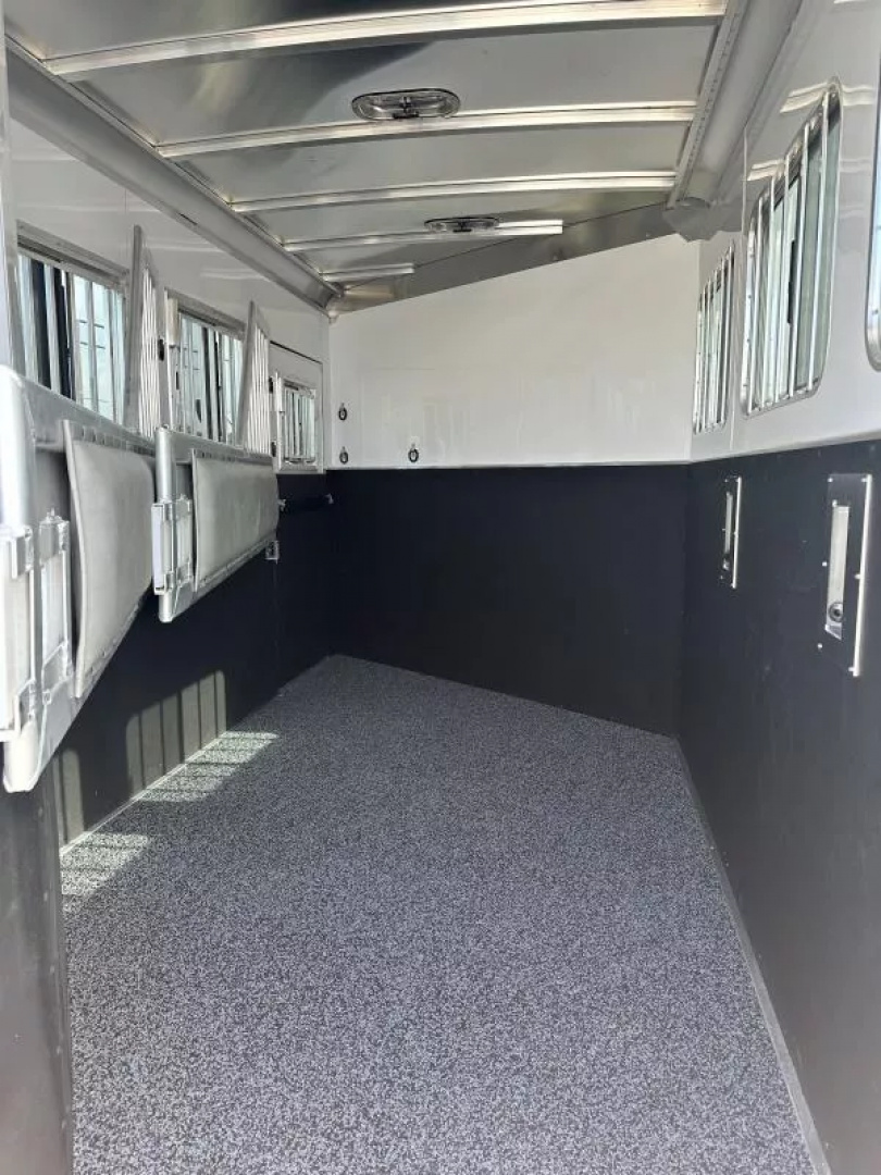 New 2025 Featherlite 3 Horse Slant Load Bumper Pull