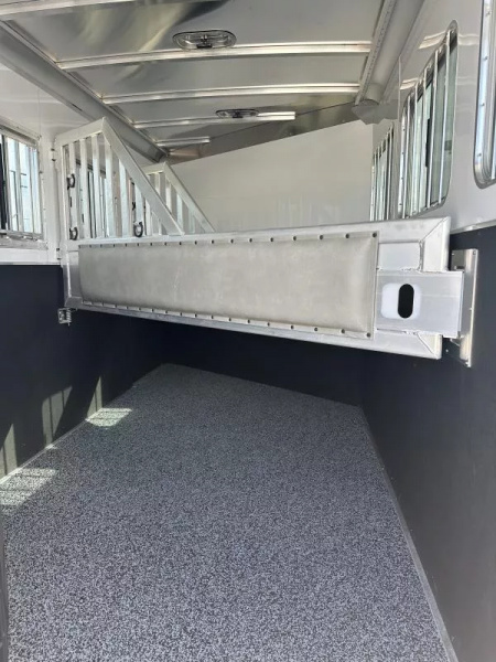 New 2025 Featherlite 3 Horse Slant Load Bumper Pull