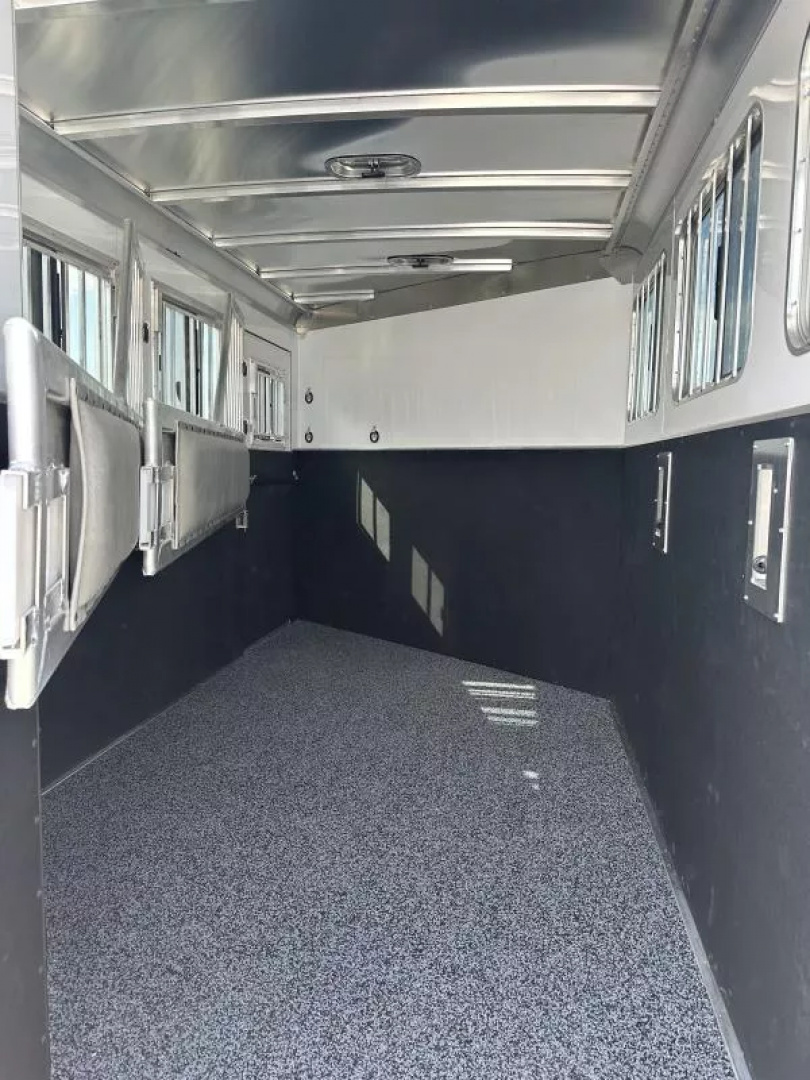 New 2025 Featherlite 3 Horse Slant Load Bumper Pull