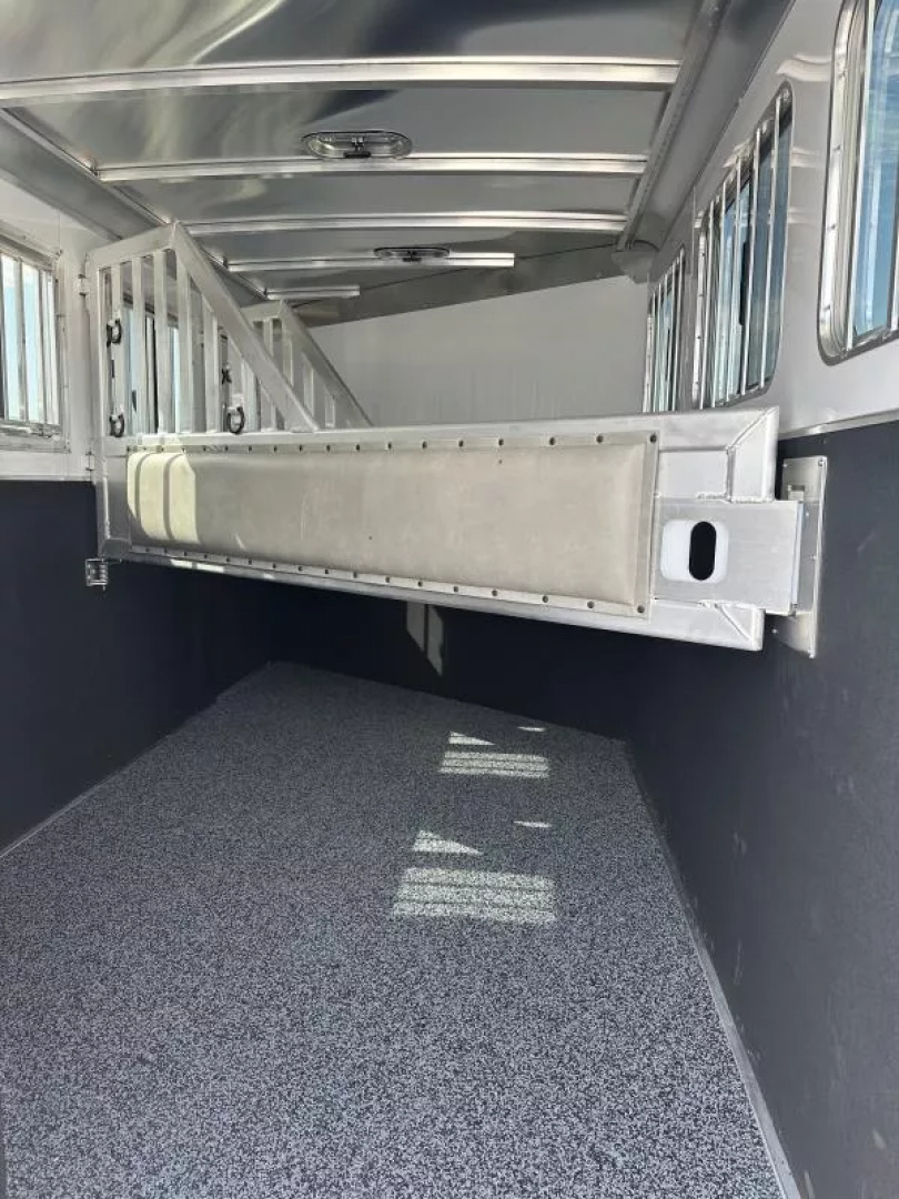 New 2025 Featherlite 3 Horse Slant Load Bumper Pull