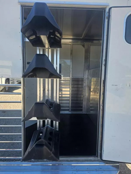 New 2024 Sundowner Trailers 4 Horse Gooseneck Horse Trailer