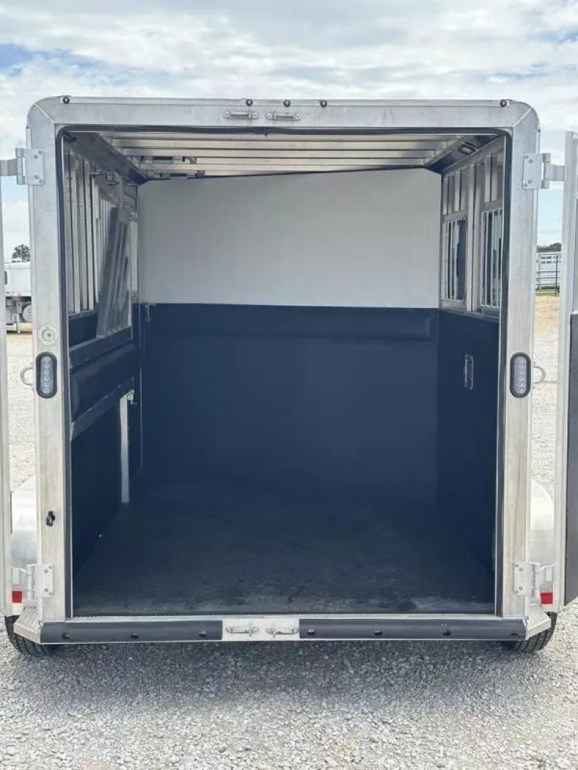 New 2025 Frontier 2 Horse Slant Load Bumper Pull