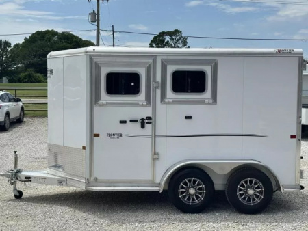 New 2025 Frontier 2 Horse Slant Load Bumper Pull