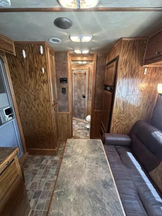 Used 2014 Cimarron Trailers 4 Horse 11' Living Quarter