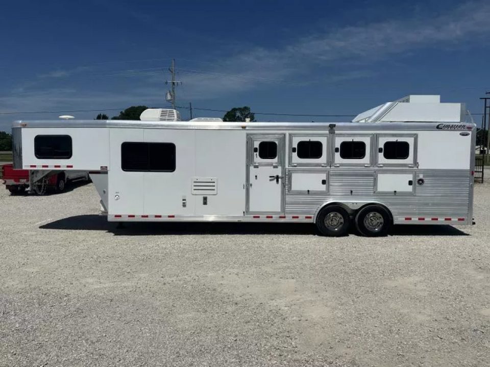Used 2014 Cimarron Trailers 4 Horse 11' Living Quarter