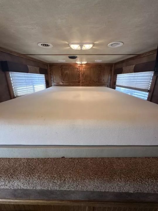 Used 2014 Cimarron Trailers 4 Horse 11' Living Quarter