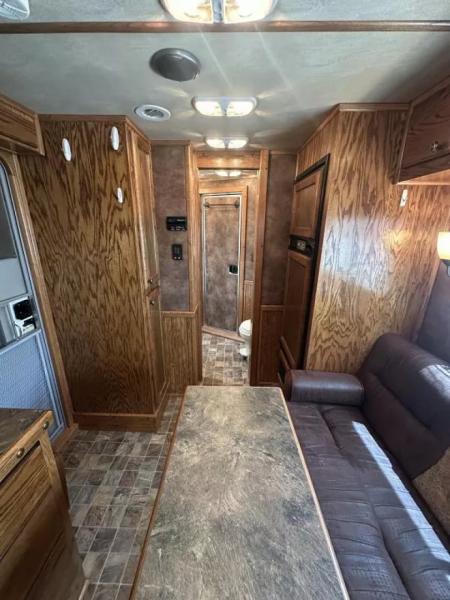 Used 2014 Cimarron Trailers 4 Horse 11' Living Quarter