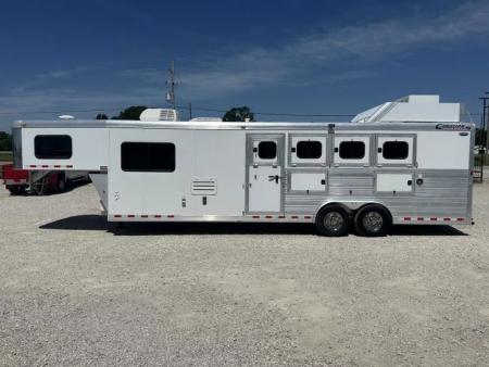 Used 2014 Cimarron Trailers 4 Horse 11' Living Quarter