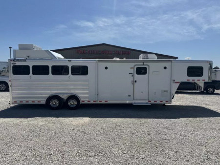 Used 2014 Cimarron Trailers 4 Horse 11' Living Quarter