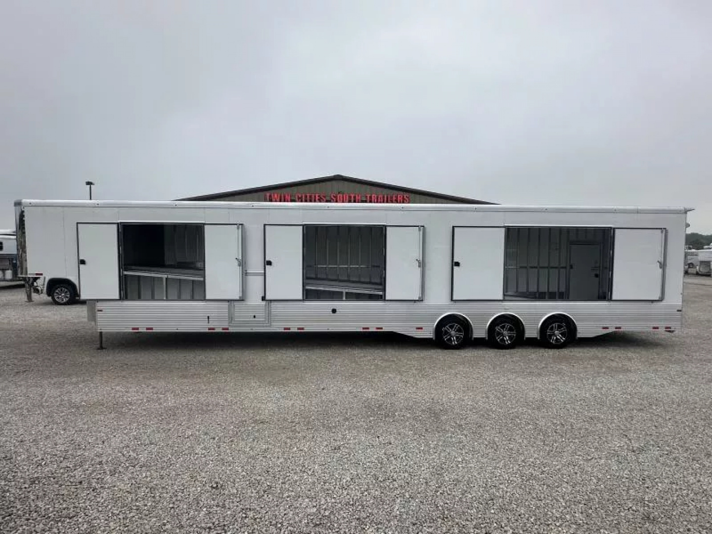 New 2026 Sundowner Trailers 3 Car Wedge Gooseneck Car Hauler