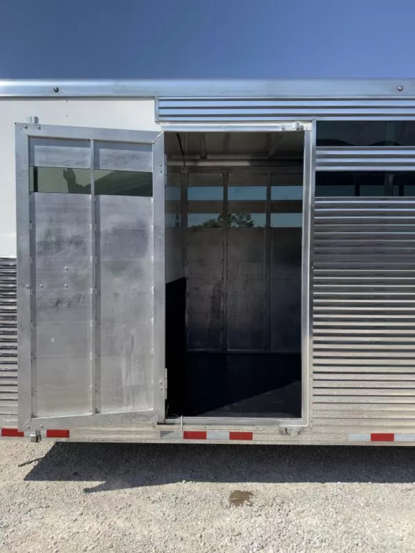 New 2024 Sundowner 24' Stock Combo Gooseneck