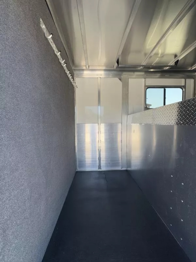 New 2024 Sundowner 24' Stock Combo Gooseneck