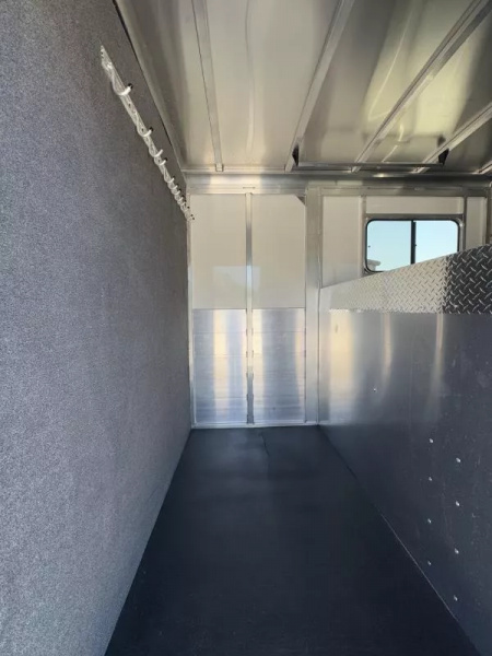 New 2024 Sundowner 24' Stock Combo Gooseneck