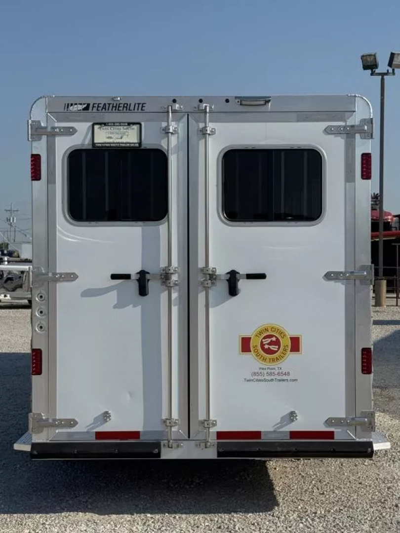 New 2025 Featherlite 6-Horse Slant Gooseneck