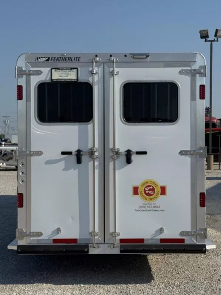 New 2025 Featherlite 6-Horse Slant Gooseneck