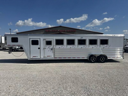 New 2025 Featherlite 6 Horse 50  Short Wall Slant Load Gooseneck