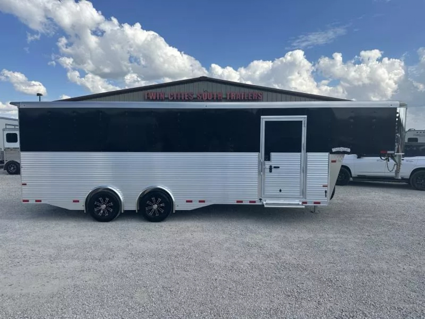 New 2026 Sundowner 24' Workhorse Cargo Gooseneck