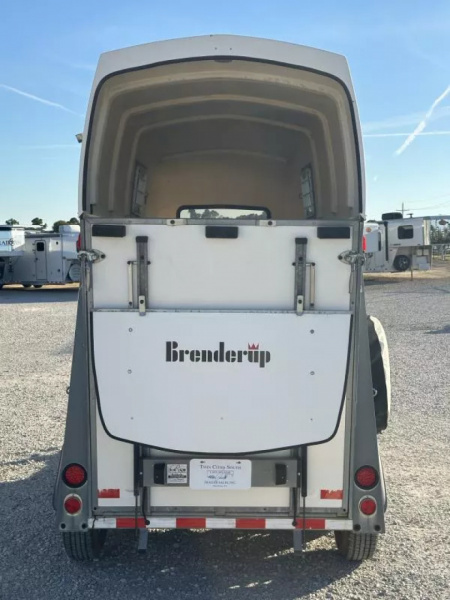 Used 2006 Brenderup 1 Horse Bumper Pull Trailer