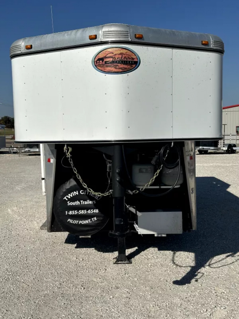 Used 2013 Sundowner 3 Horse Gooseneck Living Quarters