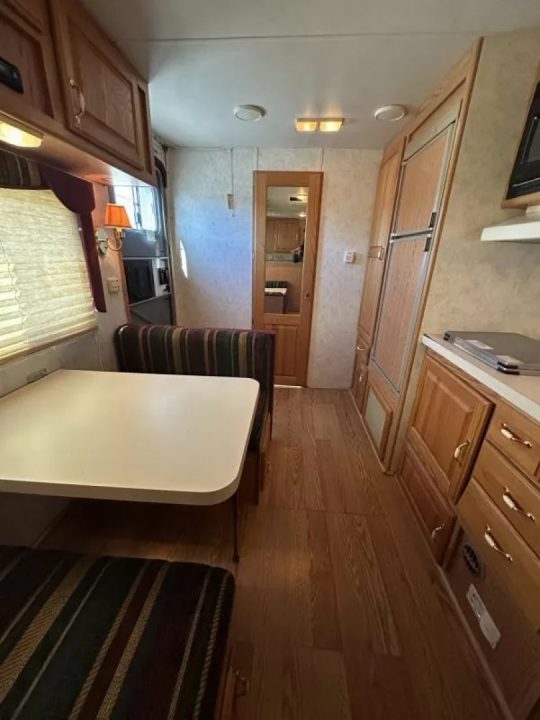 Used 2002 Exiss 4 Horse Gooseneck Living Quarter Horse Trailer