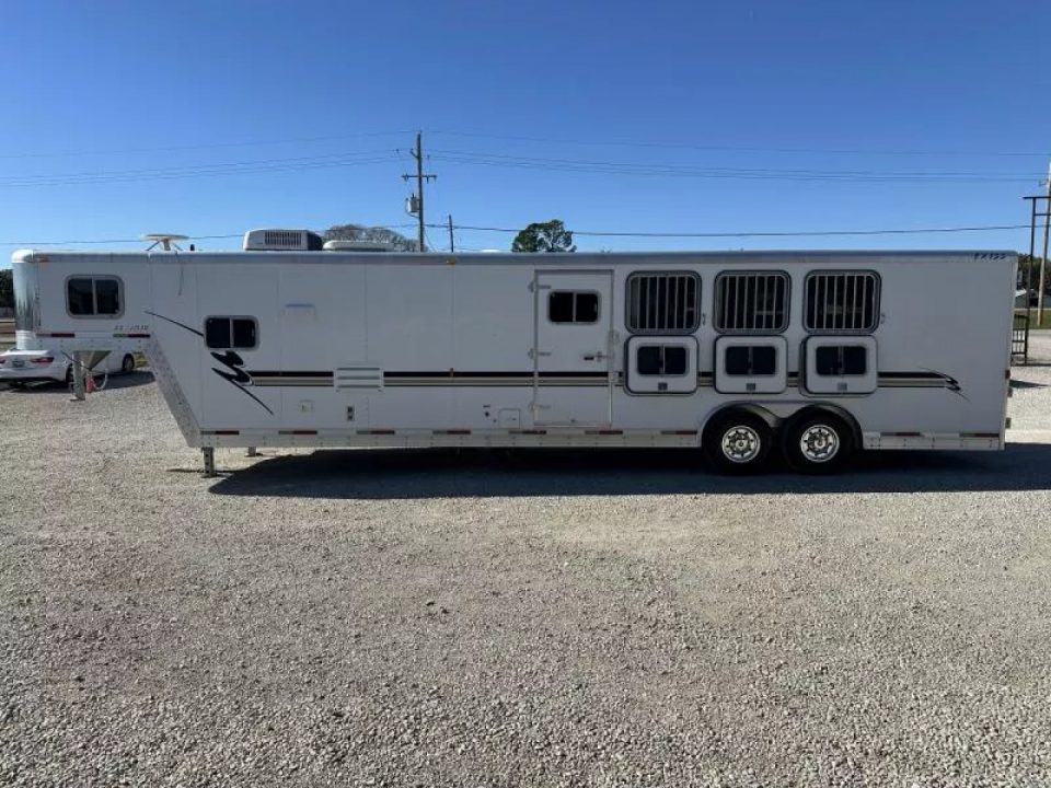Used 2002 Exiss 4 Horse Gooseneck Living Quarter Horse Trailer