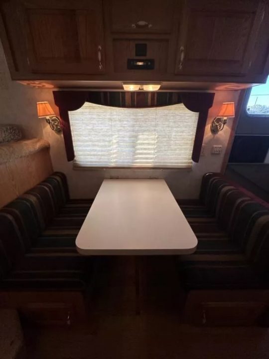 Used 2002 Exiss 4 Horse Gooseneck Living Quarter Horse Trailer