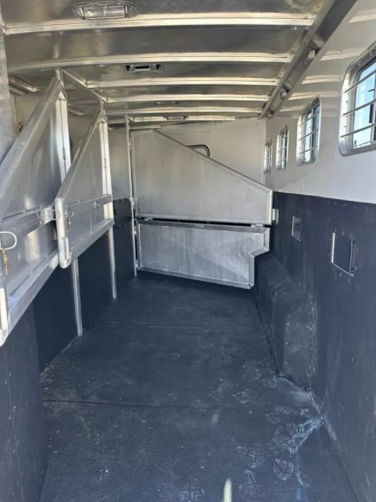 Used 2002 Exiss 4 Horse Gooseneck Living Quarter Horse Trailer