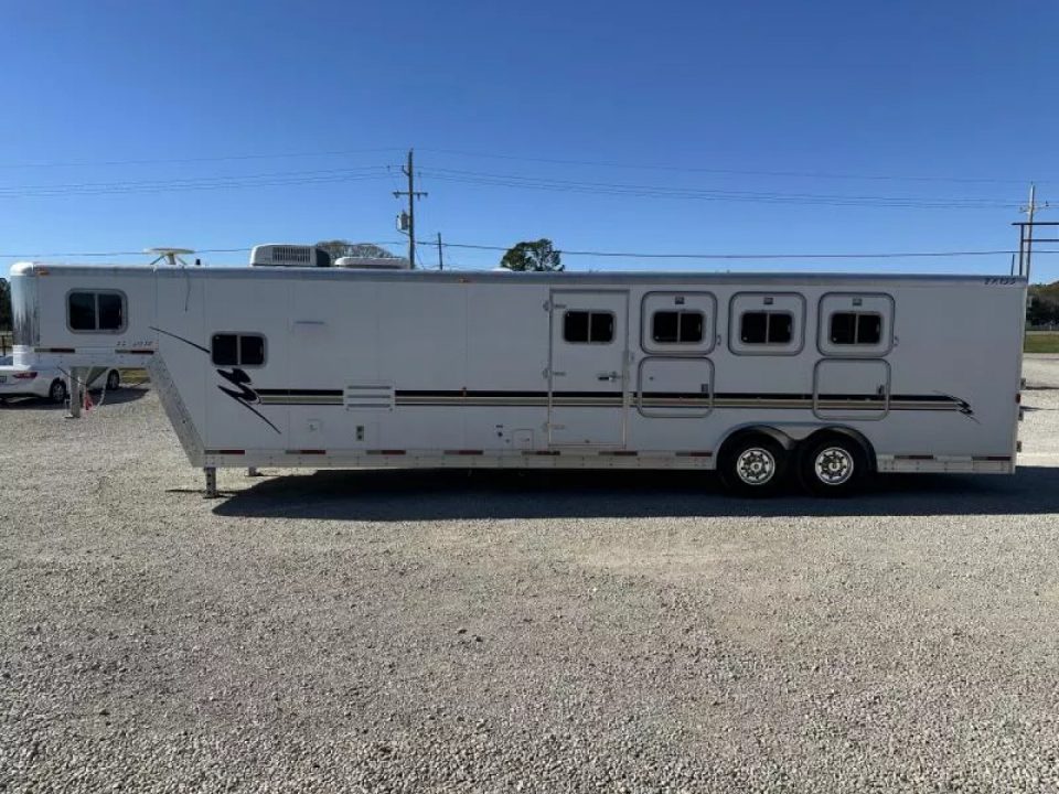 Used 2002 Exiss 4 Horse Gooseneck Living Quarter Horse Trailer