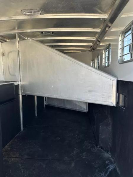 Used 2002 Exiss 4 Horse Gooseneck Living Quarter Horse Trailer