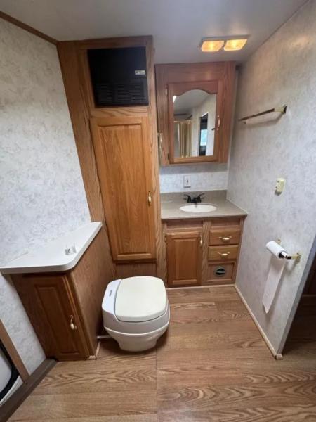 Used 2002 Exiss 4 Horse Gooseneck Living Quarter Horse Trailer